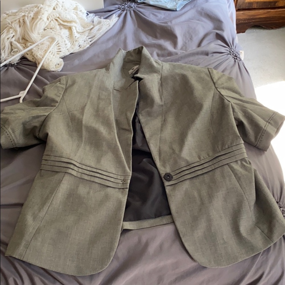 Really nice short sleeve jacket